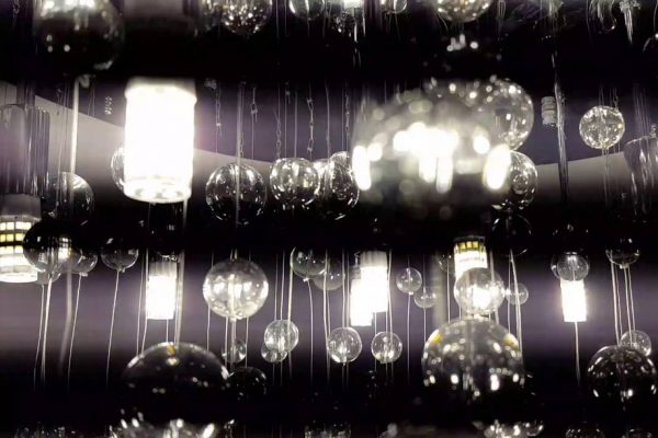 LED Birnen: das Licht wackelt, wenn sie an sind. Aber auch wenn sie aus sind?
